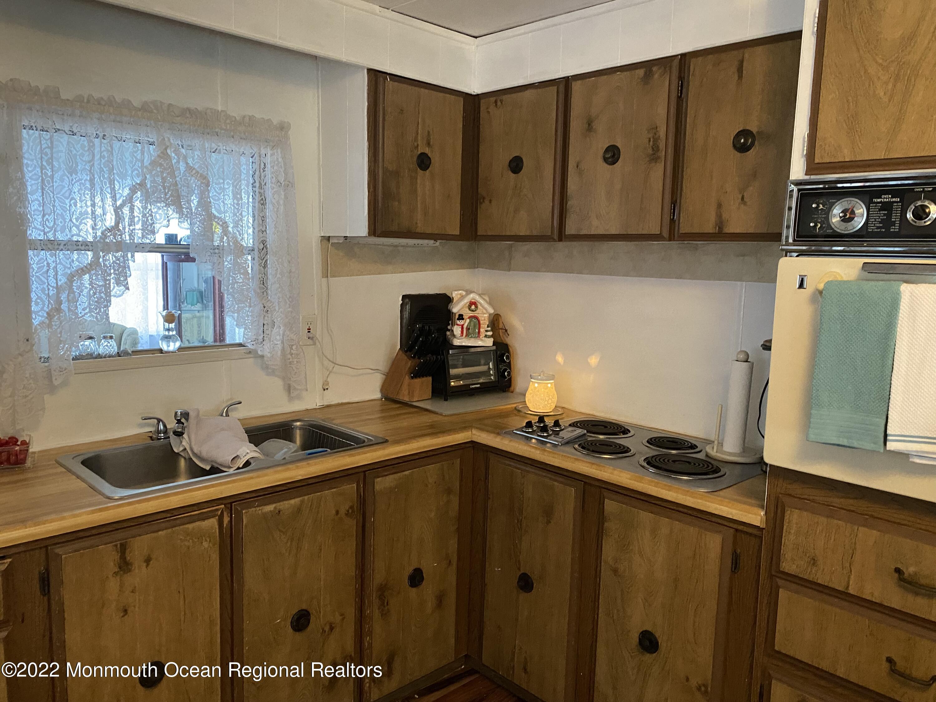 49 Panda Lane Whiting, NJ 08759 - Photo 7 of 26 IMG_0593