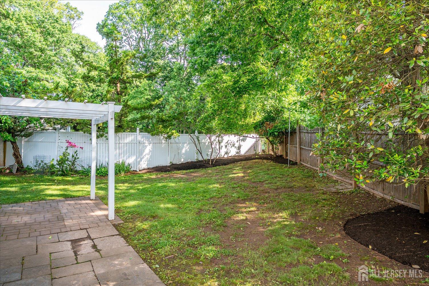 4 Augusta Court Edison, NJ 08820 - Photo 34 of 44