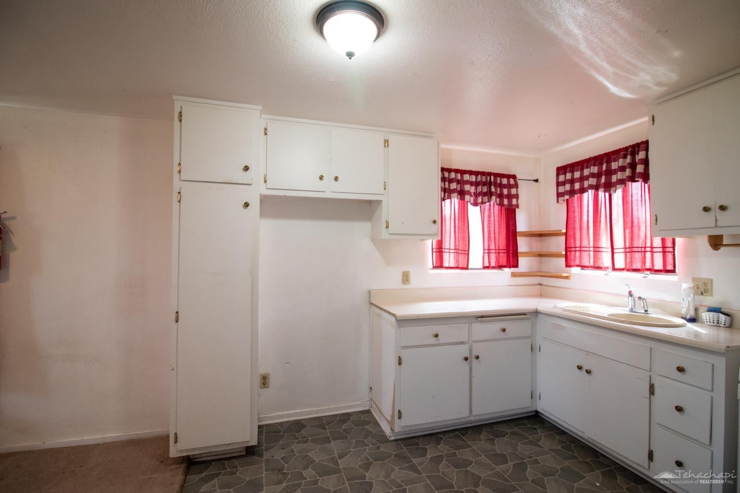 21317 Woodford-Tehachapi Road Tehachapi, CA 93561 - Photo 20 of 43 Gallery Image 20