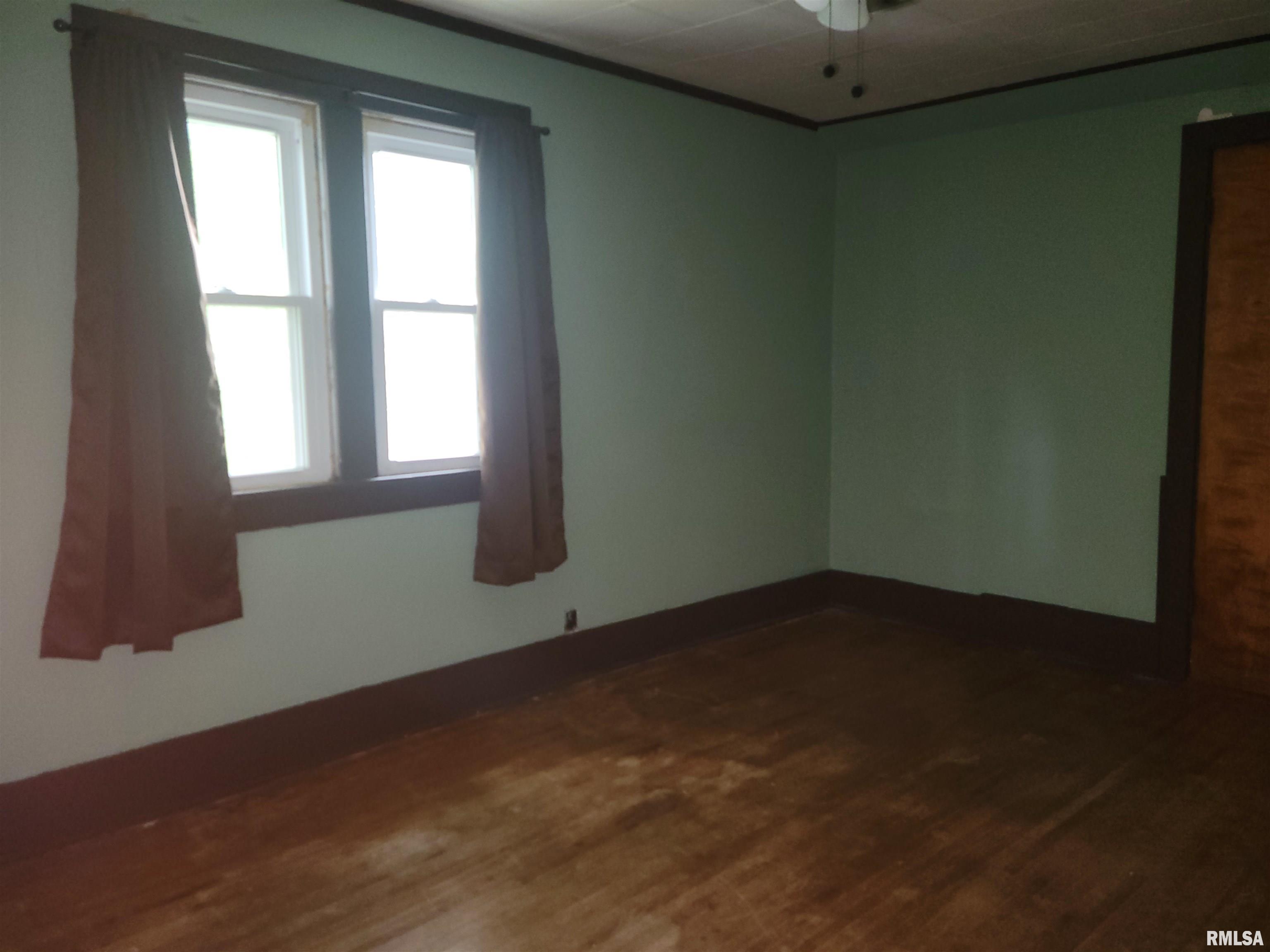 252 Howard Place Canton, IL 61520 - Photo 24 of 27 Gallery Image 24