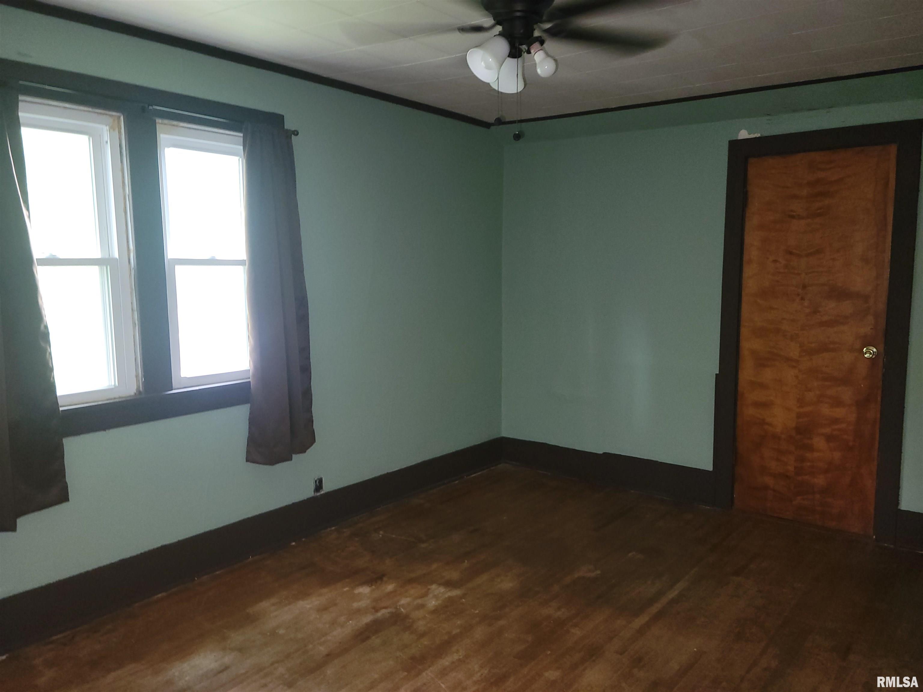 252 Howard Place Canton, IL 61520 - Photo 25 of 27 Gallery Image 25