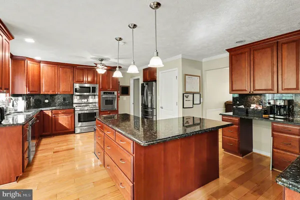 $899,900 | 98 Wateredge Lane, Fredericksburg, VA 22406