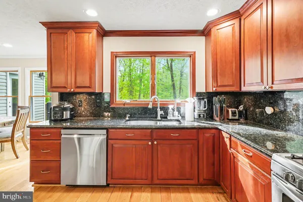 $899,900 | 98 Wateredge Lane, Fredericksburg, VA 22406