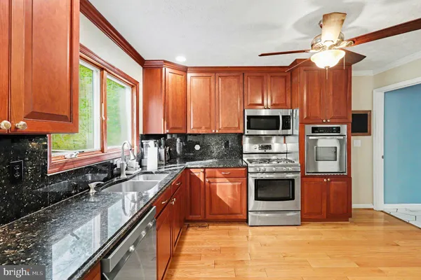 $899,900 | 98 Wateredge Lane, Fredericksburg, VA 22406