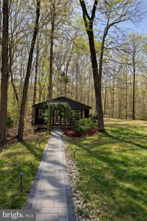 $899,900 | 98 Wateredge Lane, Fredericksburg, VA 22406