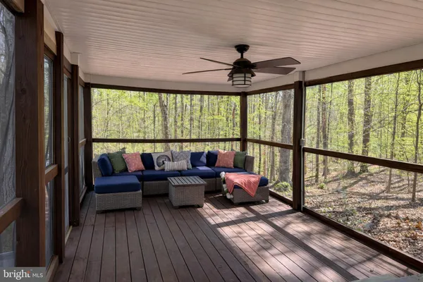 $899,900 | 98 Wateredge Lane, Fredericksburg, VA 22406