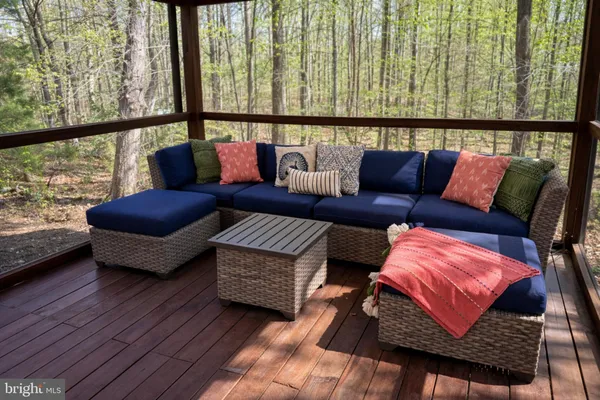 $899,900 | 98 Wateredge Lane, Fredericksburg, VA 22406