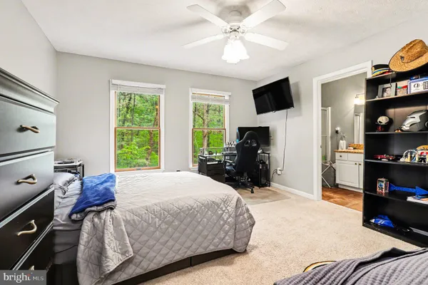 $899,900 | 98 Wateredge Lane, Fredericksburg, VA 22406