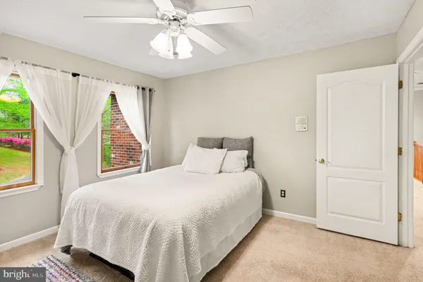 $899,900 | 98 Wateredge Lane, Fredericksburg, VA 22406