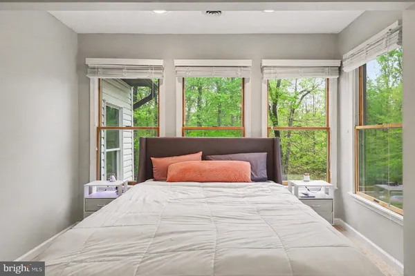 $899,900 | 98 Wateredge Lane, Fredericksburg, VA 22406