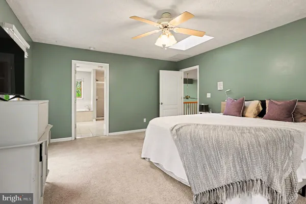 $899,900 | 98 Wateredge Lane, Fredericksburg, VA 22406