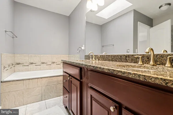 $899,900 | 98 Wateredge Lane, Fredericksburg, VA 22406