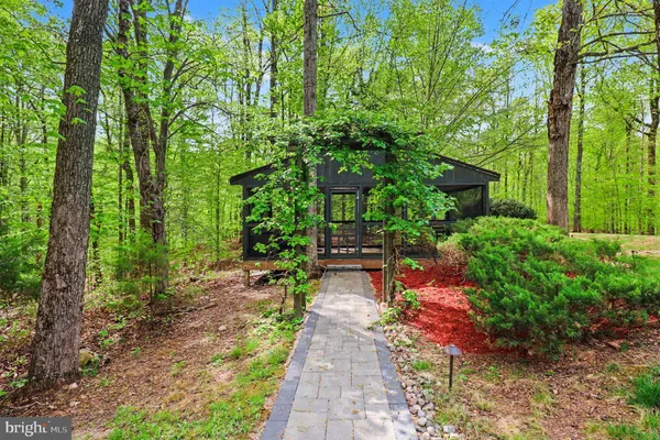 $899,900 | 98 Wateredge Lane, Fredericksburg, VA 22406