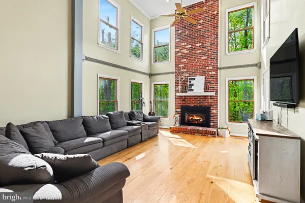 $899,900 | 98 Wateredge Lane, Fredericksburg, VA 22406