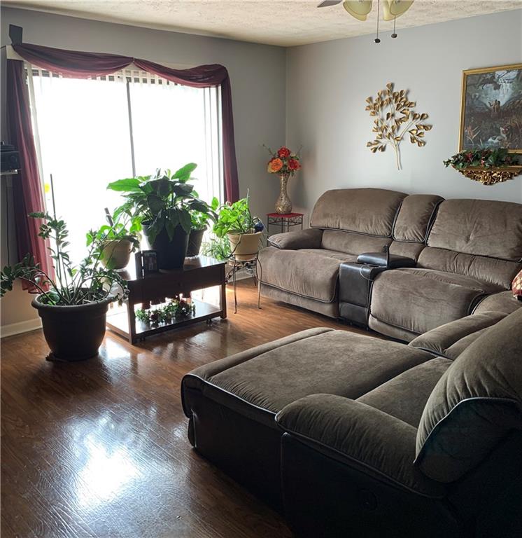 8221 Gilmore Road Indianapolis, IN 46219 - Photo 6 of 22 Gallery Image 6