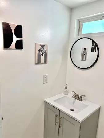 $1,500 | 3731 Central Avenue, San Diego, CA 92105