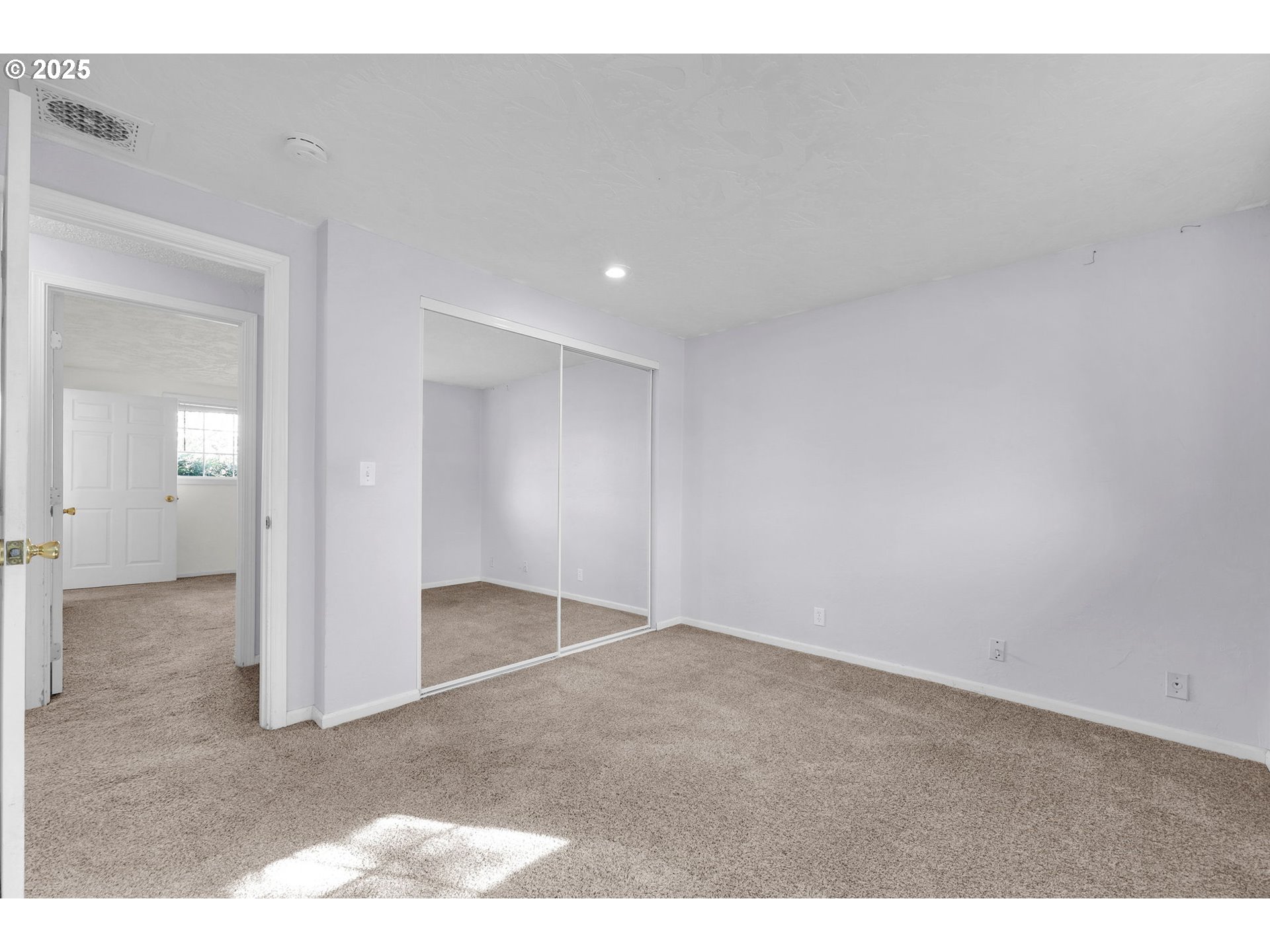 2793 Summer Lane Eugene, OR 97404 - Photo 11 of 15 a view of an empty room