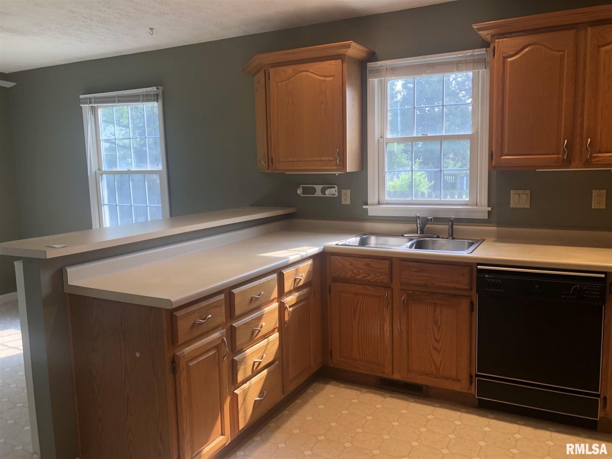 4105 Benjamin Drive Springfield, IL 62703 - Photo 7 of 24 Gallery Image 7