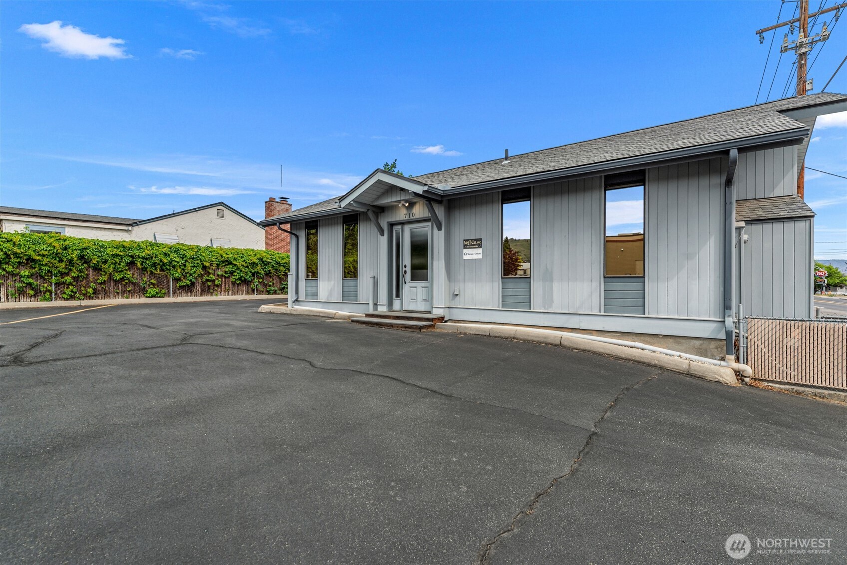 710 North Miller Street Wenatchee, WA 98801 - Photo 29 of 33 a view of a house with a outdoor space