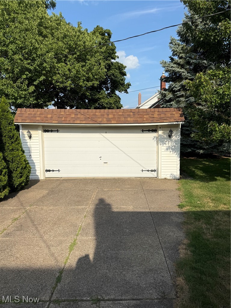 6289 Manchester Road Parma, OH 44129 - Photo 12 of 46 View of detached garage