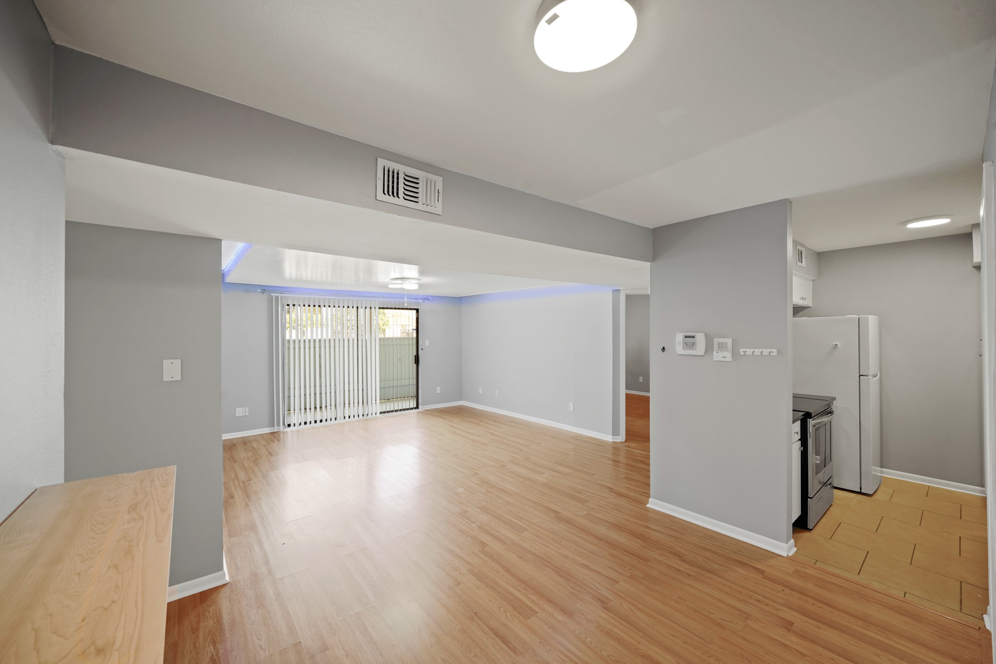 8517 Hearth Drive, Unit 5 Houston, TX 77054 - Photo 5 of 20 a view of a livingroom with wooden floor