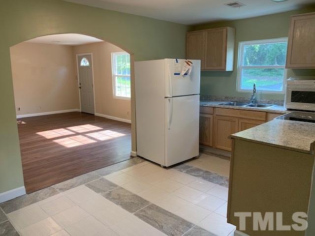 708 Burton Street Roxboro, NC 27573 - Photo 4 of 25