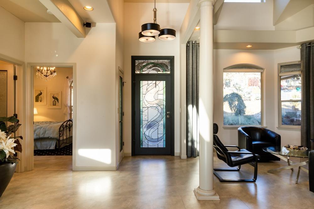 10542 Kestrel Road Klamath Falls, OR 97601 - Photo 5 of 35 Custom glass door.