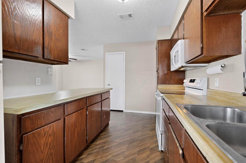 912 North Nursery Road Irving, TX 75061 - Photo 13 of 33