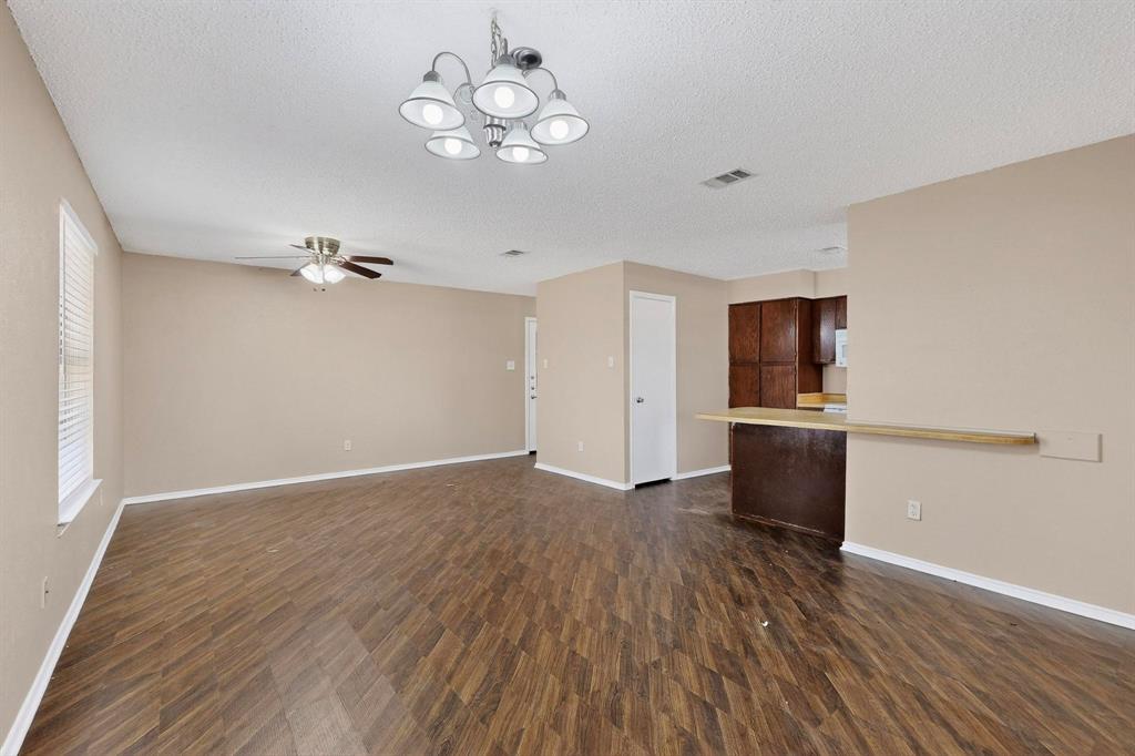 912 North Nursery Road Irving, TX 75061 - Photo 8 of 33