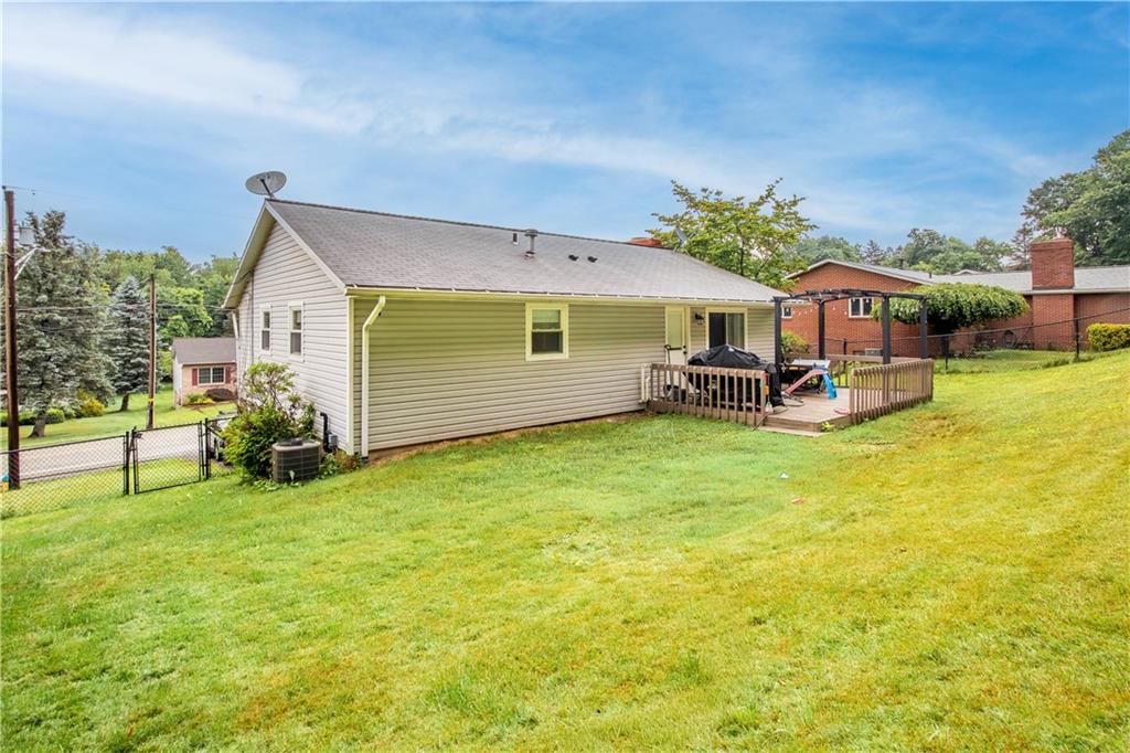 119 West McQuistion Road Butler, PA 16001 - Photo 4 of 18