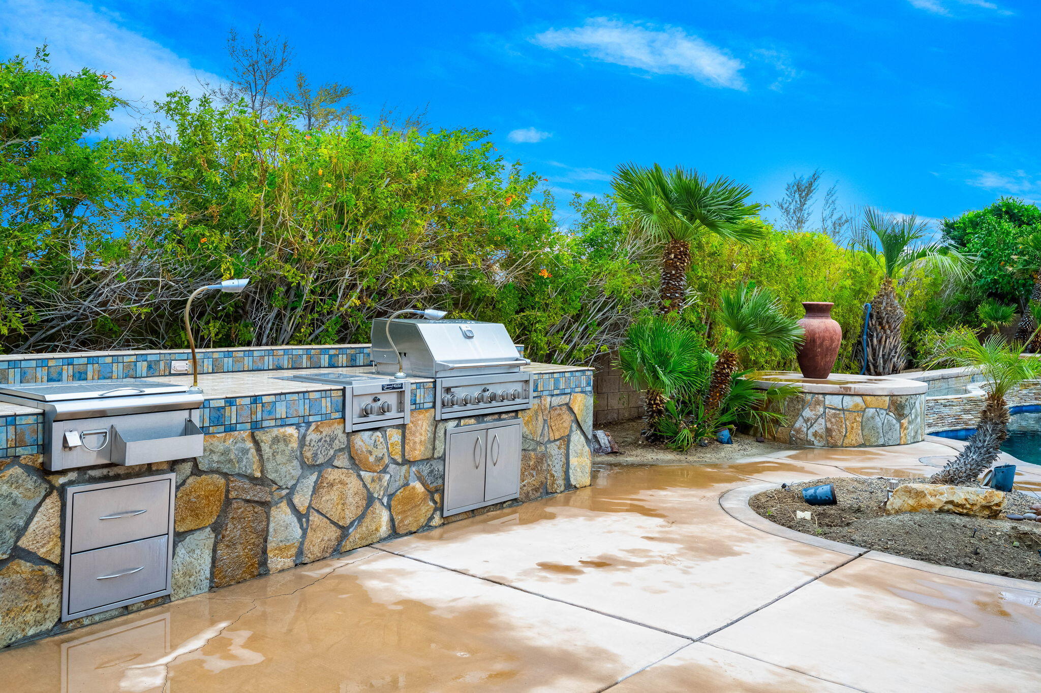 80262 Amazon Indio, CA 92201 - Photo 18 of 45 a view of an outdoor space