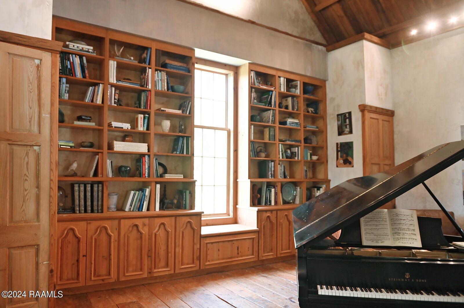 508 Interstate 49 Sunset, LA 70584 - Photo 32 of 45 Bookcases @ upstairs gallery