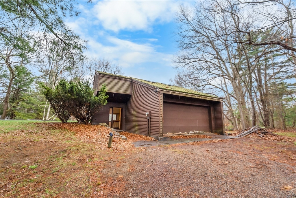 20 Berry Circle Hamilton, MA 01982 - Photo 25 of 35