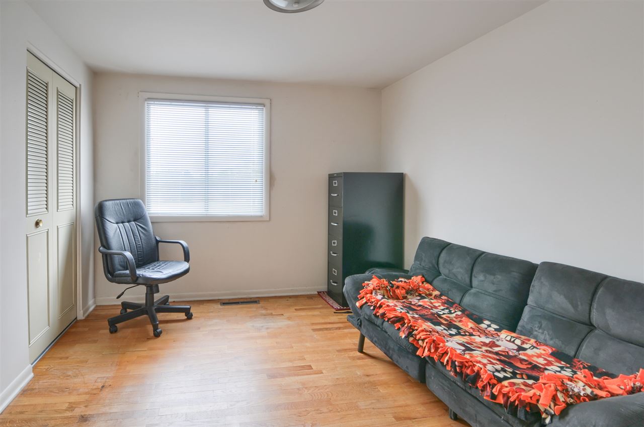 5226 Davison Road Burton, MI 48509 - Photo 30 of 40 50004910-29.JPG