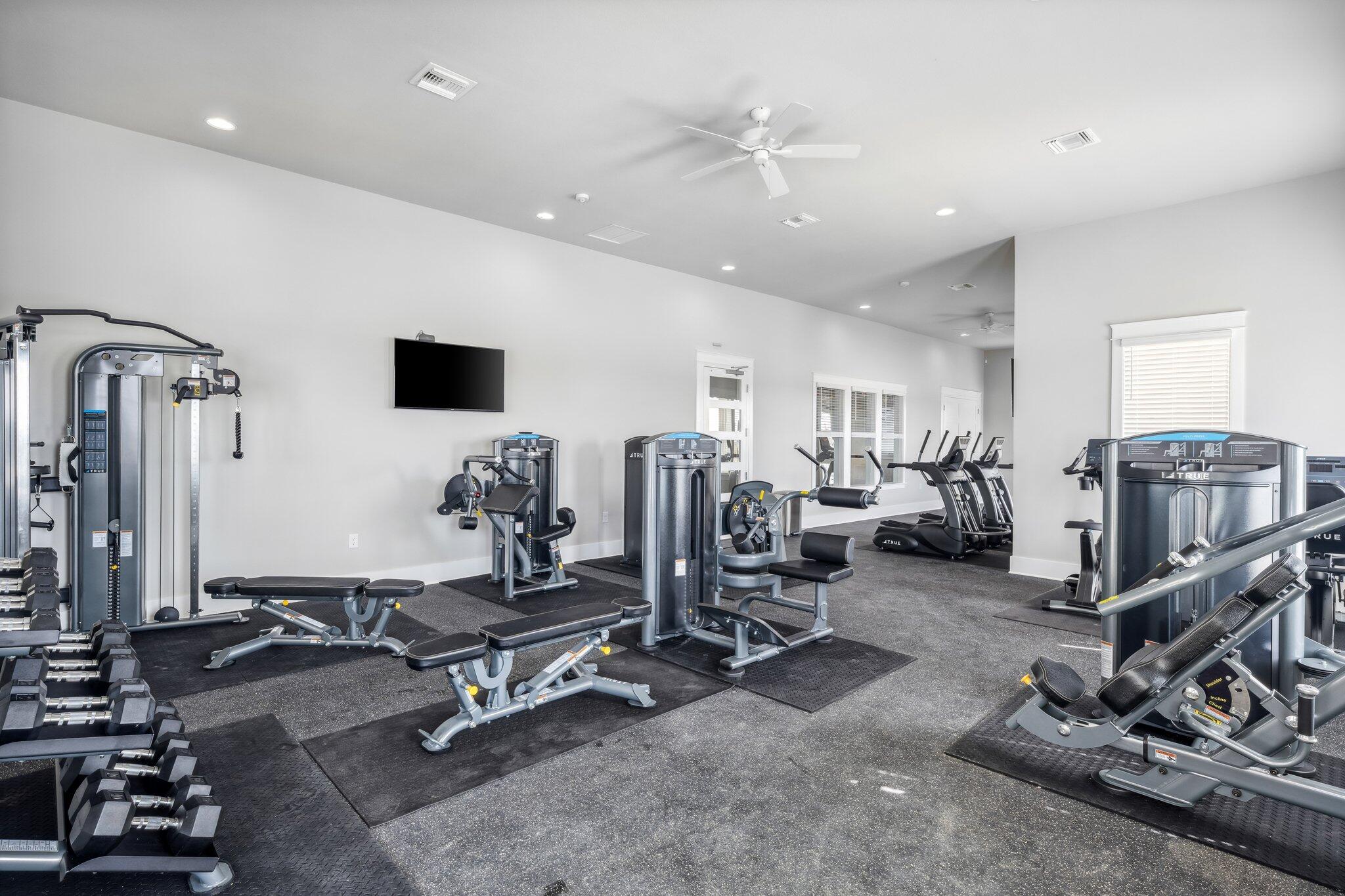 6570 Atkins Road Panama City, FL 32404 - Photo 45 of 50 a view of a room with gym equipment