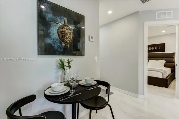 $1,650 | 2302 Taylor Street, Unit 2, Hollywood, FL 33020