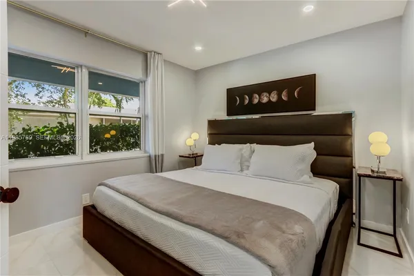 $1,650 | 2302 Taylor Street, Unit 2, Hollywood, FL 33020