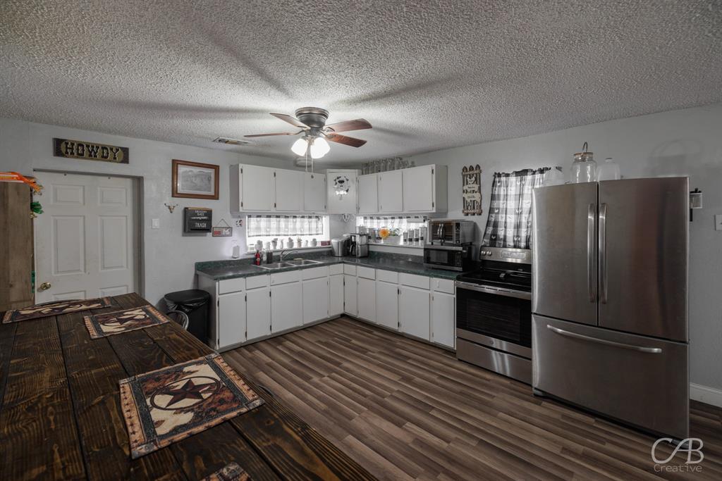 609 North 4th Street West Clyde, TX 79510 - Photo 2 of 26