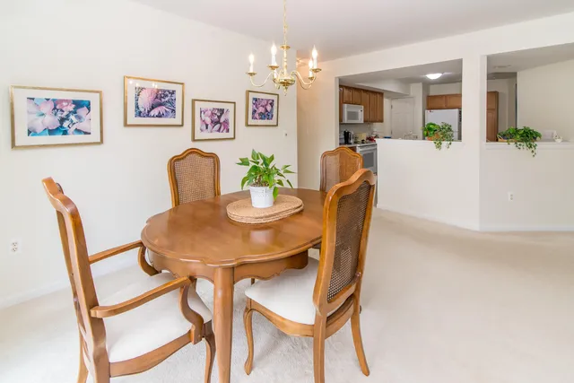 $305,000 | 728 Cobblestone Way, Chelsea, MI 48118