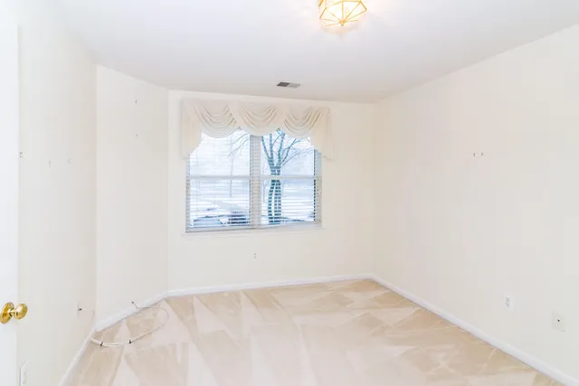 $305,000 | 728 Cobblestone Way, Chelsea, MI 48118