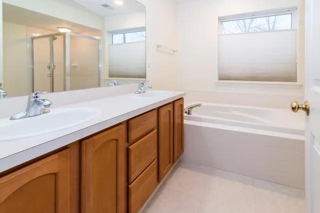 $305,000 | 728 Cobblestone Way, Chelsea, MI 48118