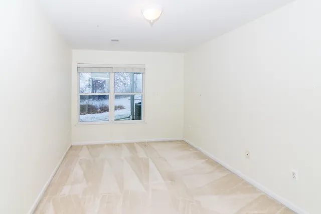 $305,000 | 728 Cobblestone Way, Chelsea, MI 48118