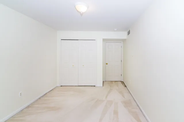 $305,000 | 728 Cobblestone Way, Chelsea, MI 48118