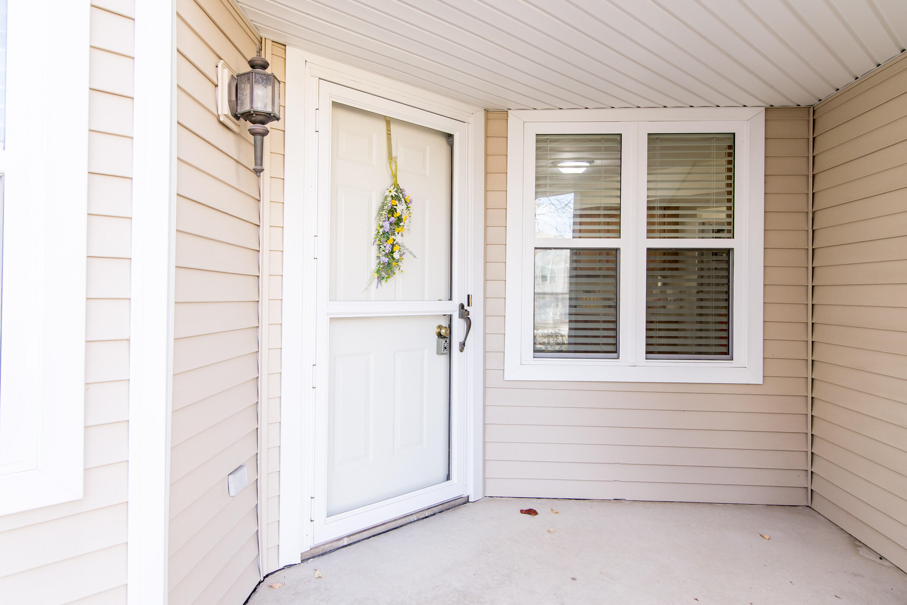 728 Cobblestone Way Chelsea, MI 48118 - Photo 3 of 37 007_21