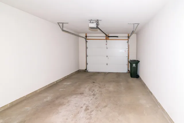 $305,000 | 728 Cobblestone Way, Chelsea, MI 48118