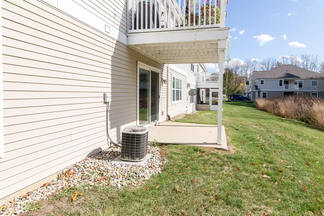 $305,000 | 728 Cobblestone Way, Chelsea, MI 48118