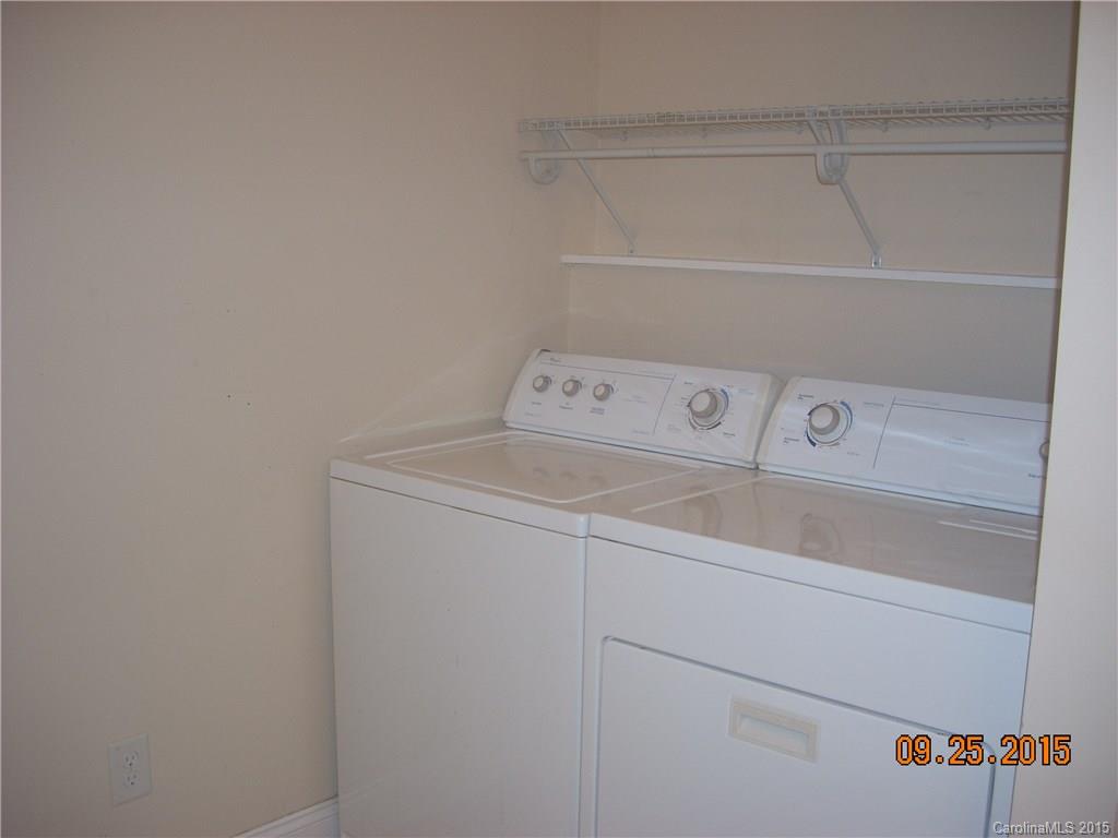 9424 Fairway Ridge Road Charlotte, NC 28277 - Photo 5 of 19 a utility room with dryer and washer