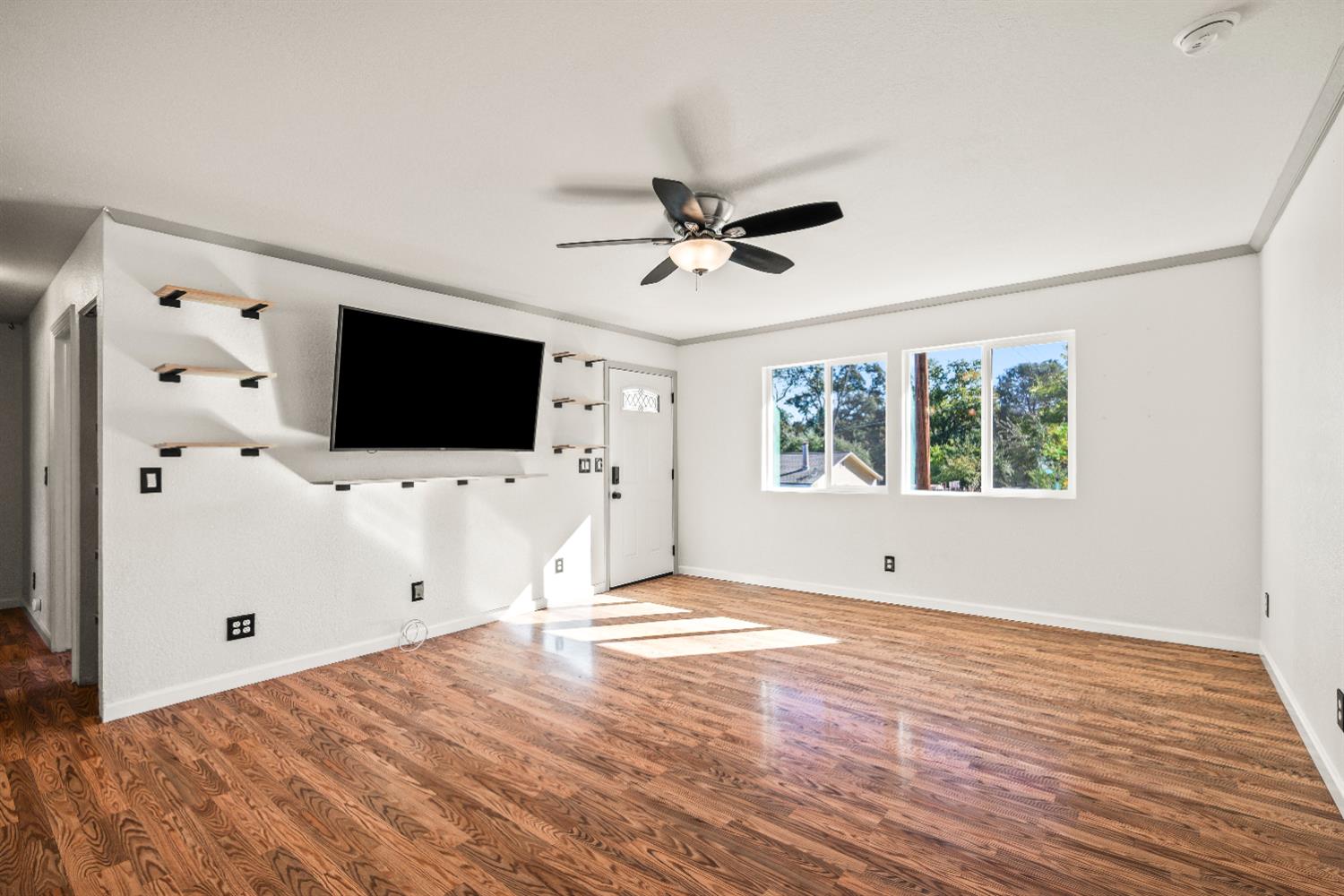 4818 Fall Street El Dorado, CA 95623 - Photo 11 of 31 a view of a livingroom with an empty room