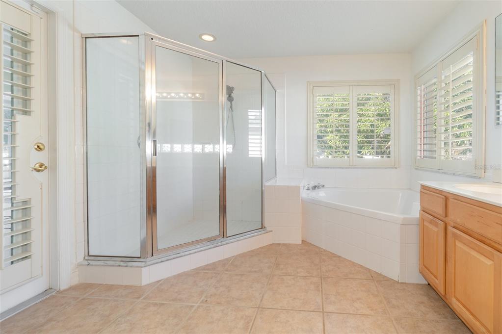 729 Strihal Loop Oakland, FL 34787 - Photo 17 of 33