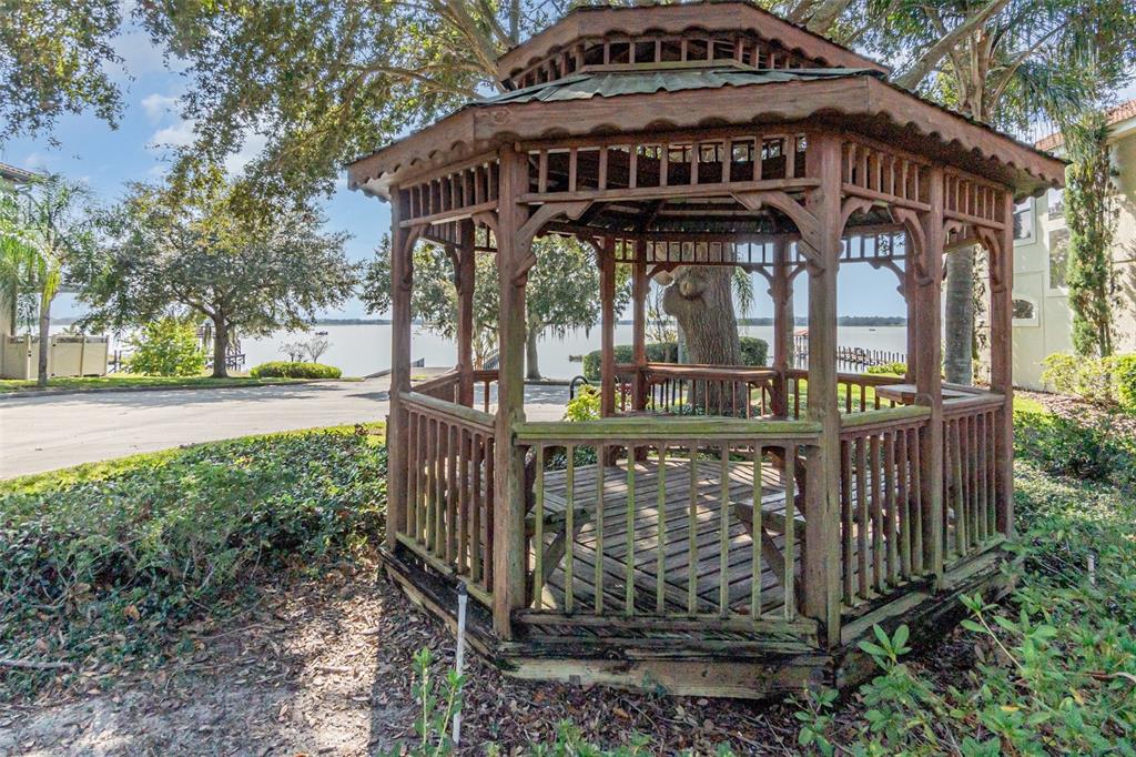 729 Strihal Loop Oakland, FL 34787 - Photo 30 of 33 a view of a street with sign board